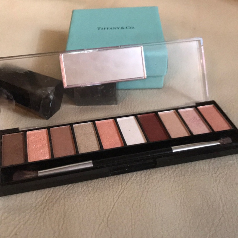 Hard Candy Top Ten Eyeshadow Set “Pinking if You” - Picture 2 of 5